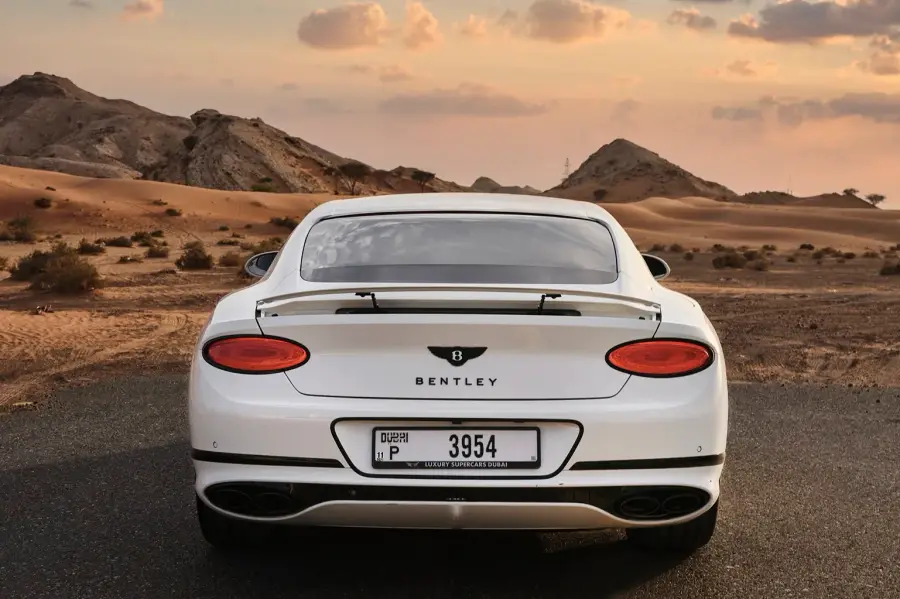 เช่ารถ Bentley Continental GT สีขาวในดูไบ — รูปที่ 4 จาก 6