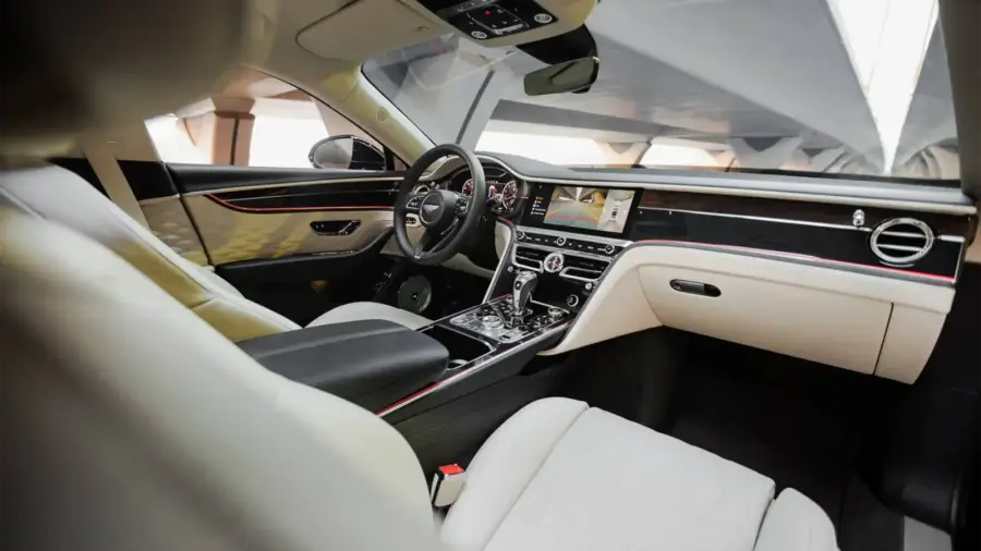 Rent Bentley Flying Spur Black in Dubai — photo 8 of 8