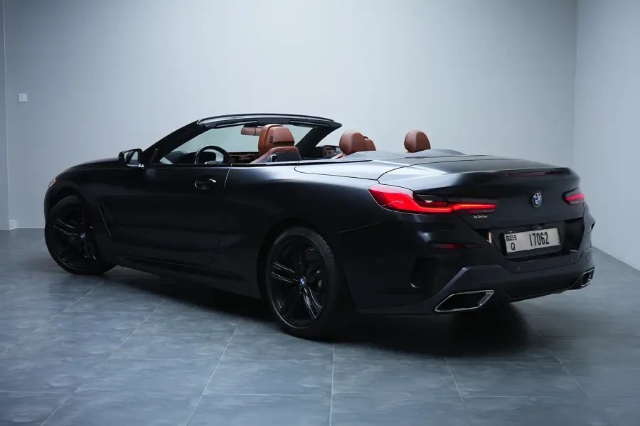 Rent BMW 840i Black in Dubai — photo 5 of 6