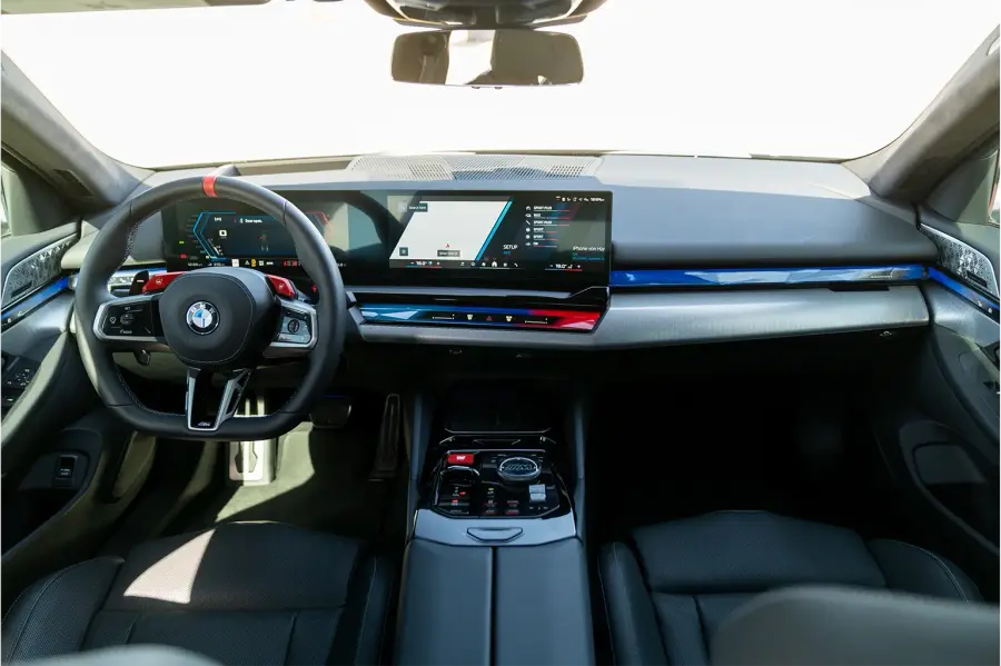 Rent BMW G90 M5 Black in Dubai — photo 6 of 7