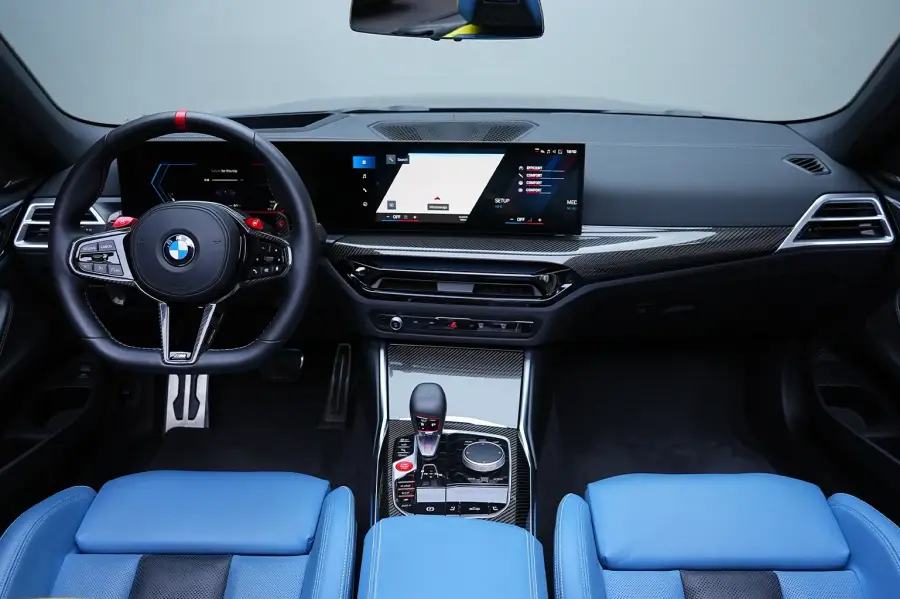 Rent BMW M4 Competition Blue in Dubai — photo 7 of 7