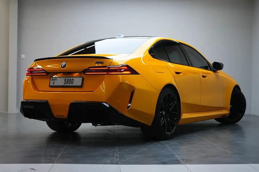 Rent BMW M5 Yellow in Dubai — photo 4 of 6