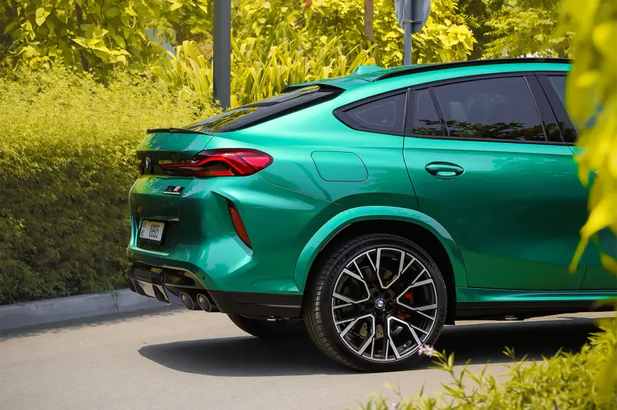Rent BMW X6 Competition Green in Dubai — photo 5 of 7
