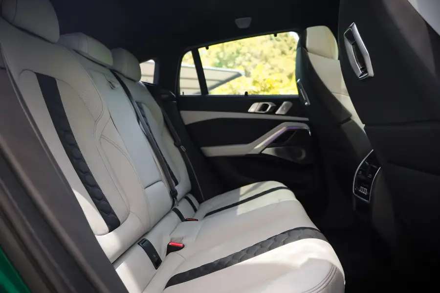 Rent BMW X6 Competition Green in Dubai — photo 6 of 7