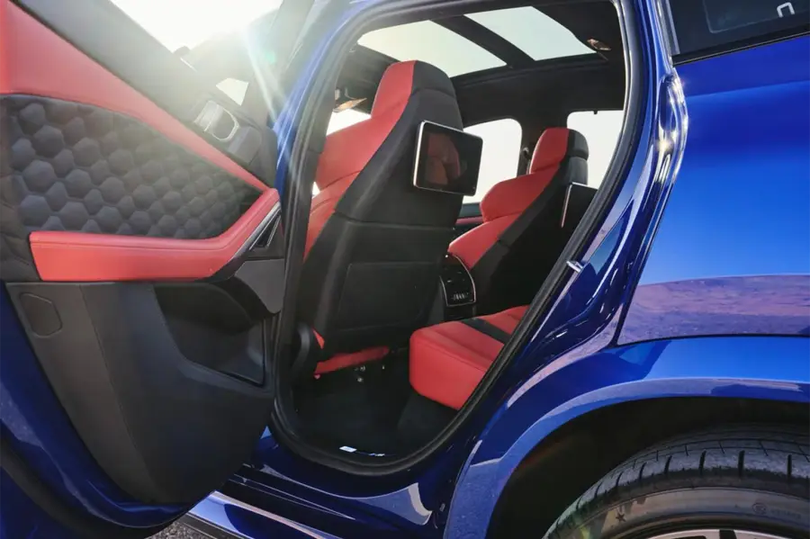 Аренда BMW X6 M Competition синего в Дубае в аренду в Дубай, ОАЭ — BMW — фото 5 из 6
