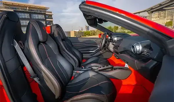 Rent Ferrari F8 Spider Red in Dubai — photo 7 of 8