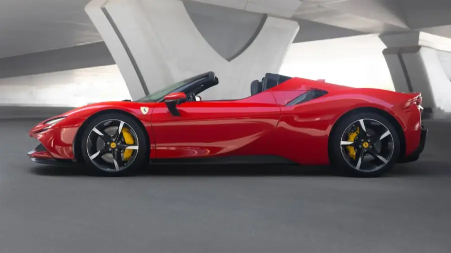Аренда Ferrari SF90 Красный в Дубае в аренду в Дубай, ОАЭ — Ferrari — фото 3 из 9
