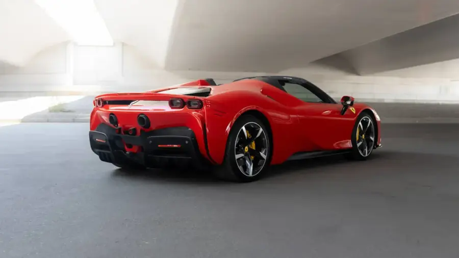 Аренда Ferrari SF90 Красный в Дубае в аренду в Дубай, ОАЭ — Ferrari — фото 4 из 9