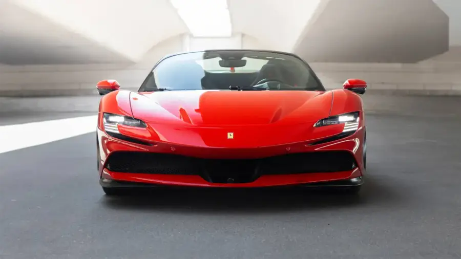 Аренда Ferrari SF90 Красный в Дубае в аренду в Дубай, ОАЭ — Ferrari — фото 6 из 9