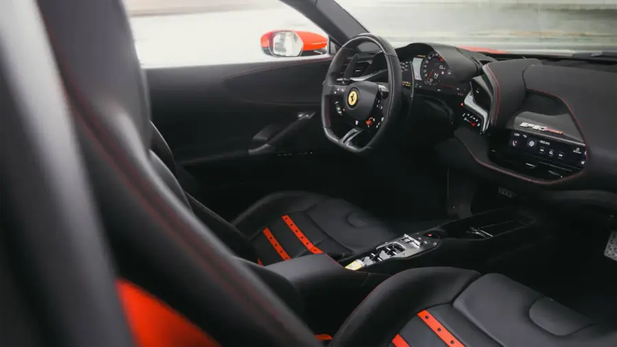 Аренда Ferrari SF90 Красный в Дубае в аренду в Дубай, ОАЭ — Ferrari — фото 8 из 9