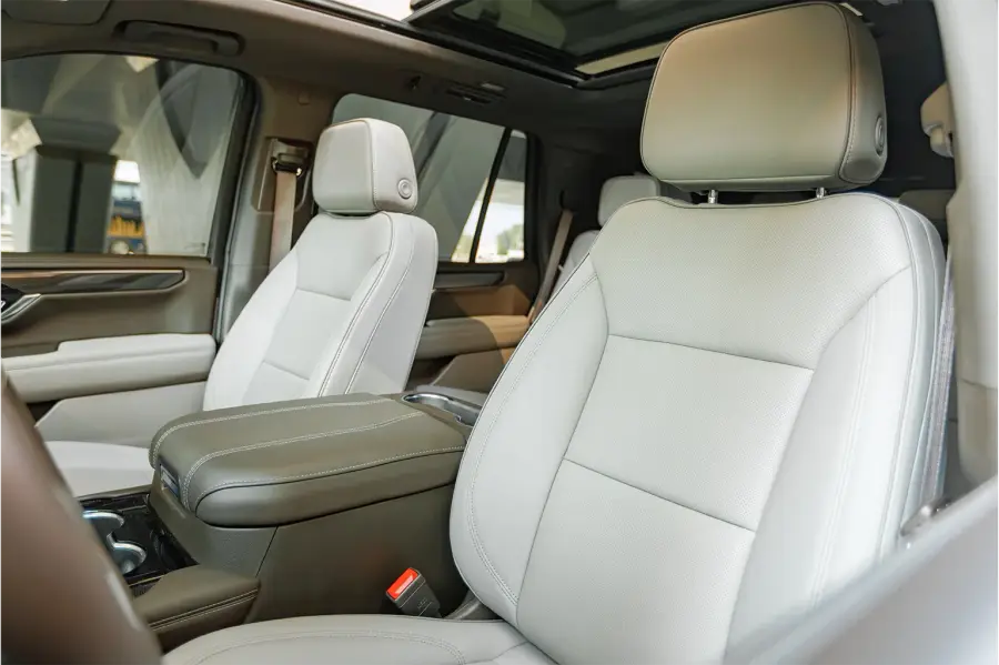 Rent GMC Yukon Denali Black in Dubai — photo 6 of 7