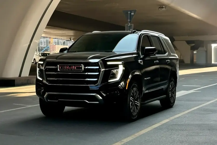 เช่ารถ GMC Yukon สีดำในดูไบ — รูปที่ 2 จาก 7