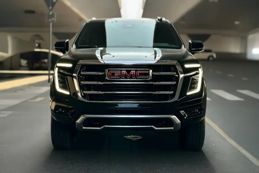 เช่ารถ GMC Yukon สีดำในดูไบ — รูปที่ 4 จาก 7