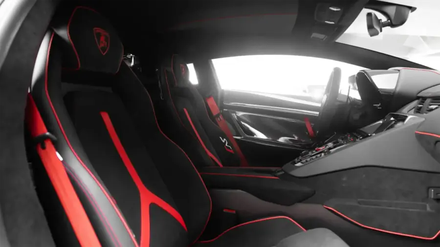 Rent Lamborghini Aventador SVJ Blue in Dubai — photo 8 of 8