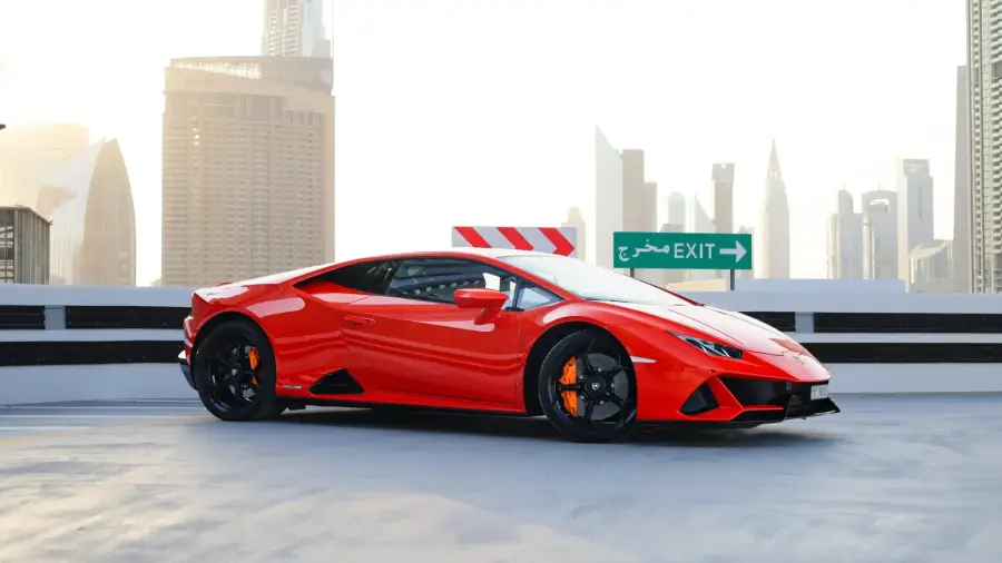 Rent Lamborghini Huracan Evo Red in Dubai — photo 4 of 7