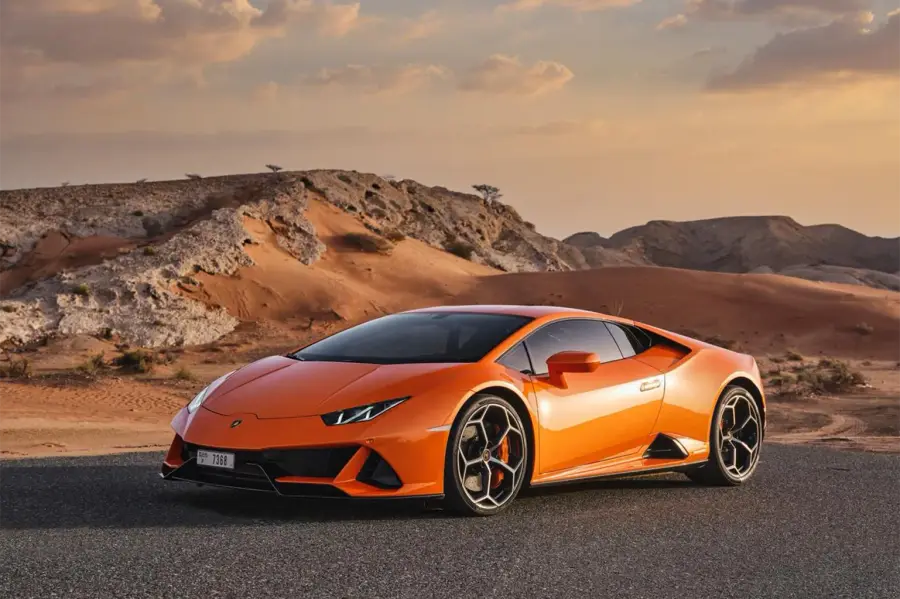 Rent Lamborghini Huracan Orange in Dubai — photo 2 of 6