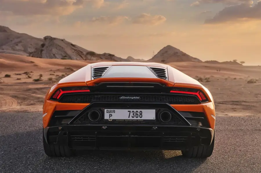 Rent Lamborghini Huracan Orange in Dubai — photo 4 of 6