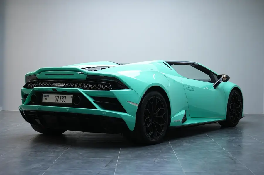 Rent Lamborghini Huracan Evo Blue in Dubai — photo 3 of 6