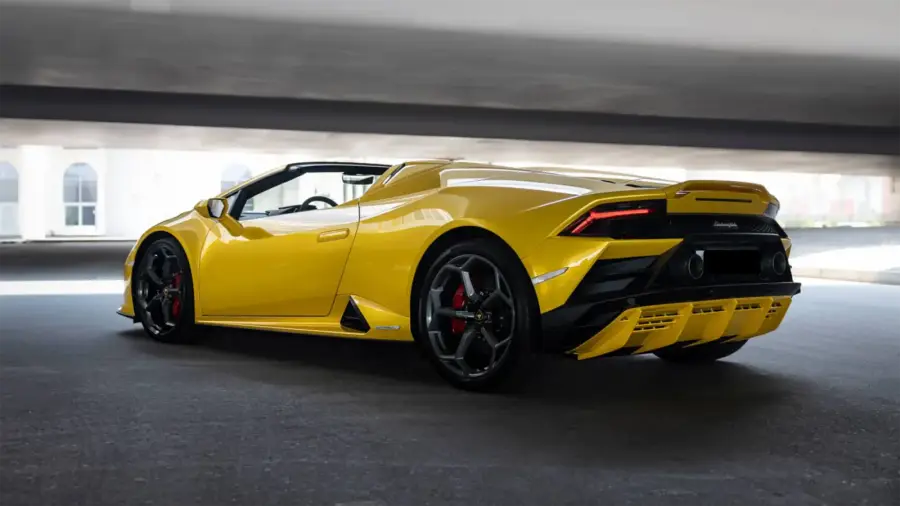 Rent Lamborghini Huracan Evo Spyder Yellow in Dubai — photo 4 of 8