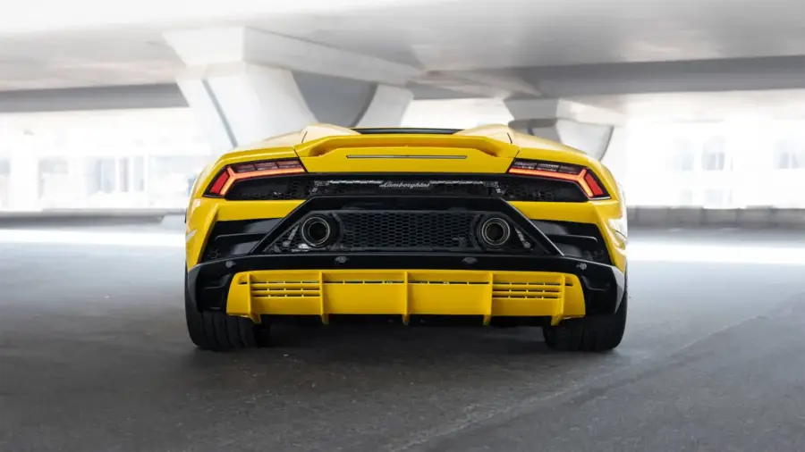 Rent Lamborghini Huracan Evo Spyder Yellow in Dubai — photo 5 of 8