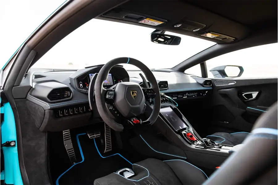 Rent Lamborghini Huracan Sterrato Blue in Dubai — photo 5 of 6