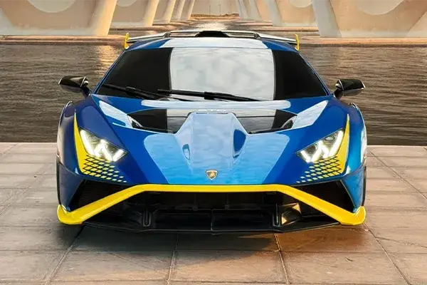 Rent Lamborghini Huracan STO Blue in Dubai — photo 5 of 9