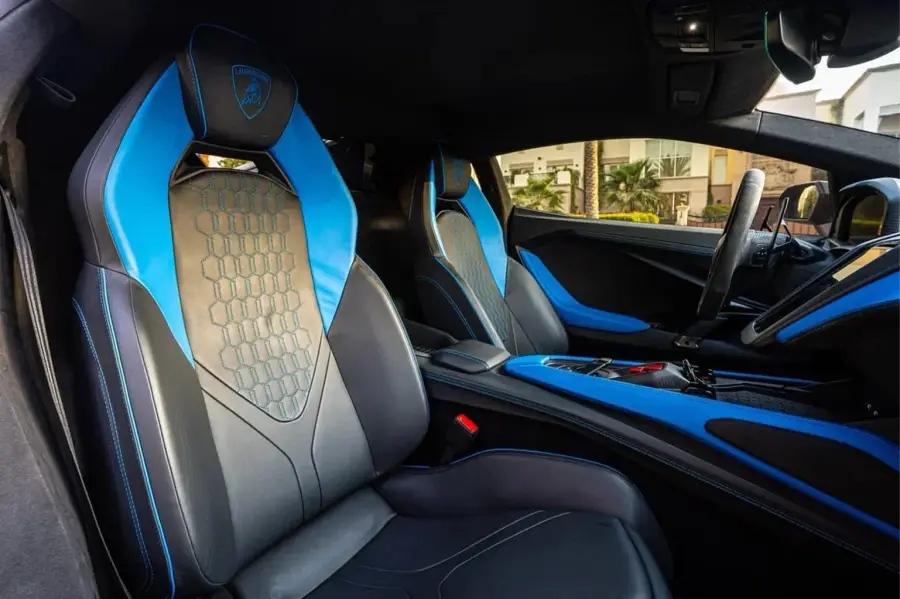 Rent Lamborghini Revuelto Black in Dubai — photo 7 of 7