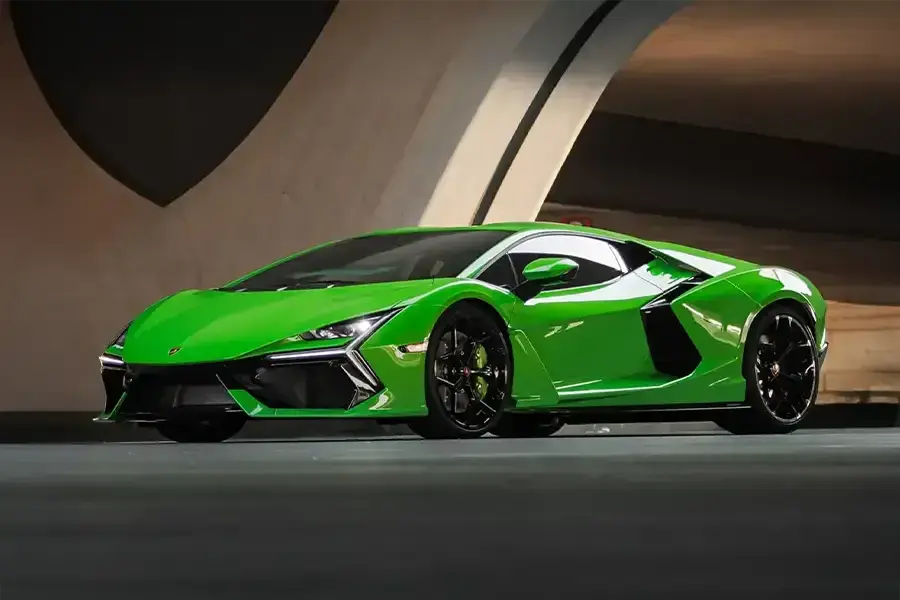 Rent Lamborghini Revuelto Green in Dubai — photo 2 of 7