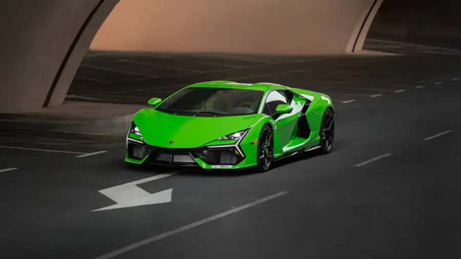 Rent Lamborghini Revuelto Green in Dubai — photo 3 of 7