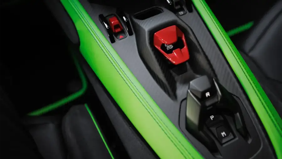 Rent Lamborghini Revuelto Green in Dubai — photo 6 of 7