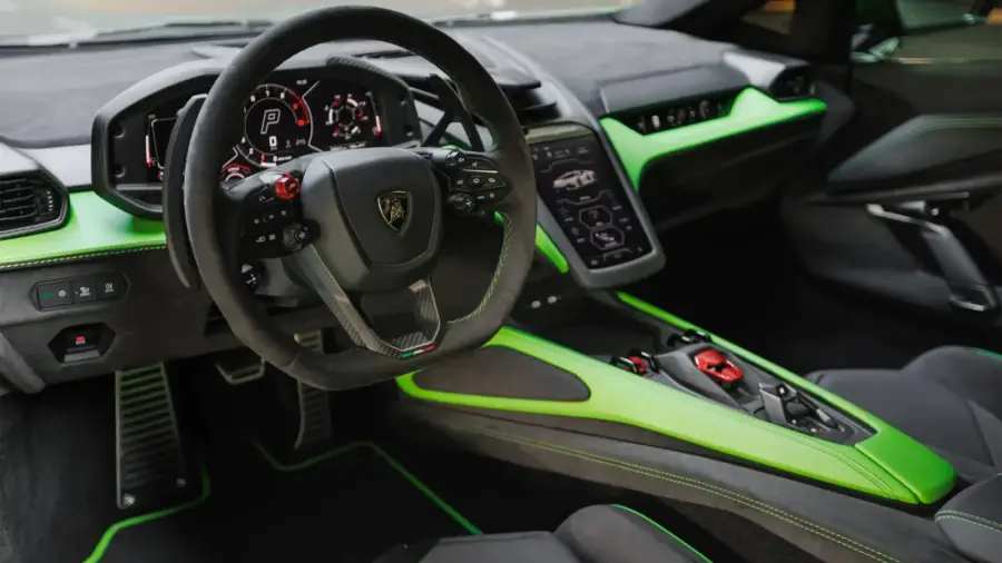 Rent Lamborghini Revuelto Green in Dubai — photo 7 of 7