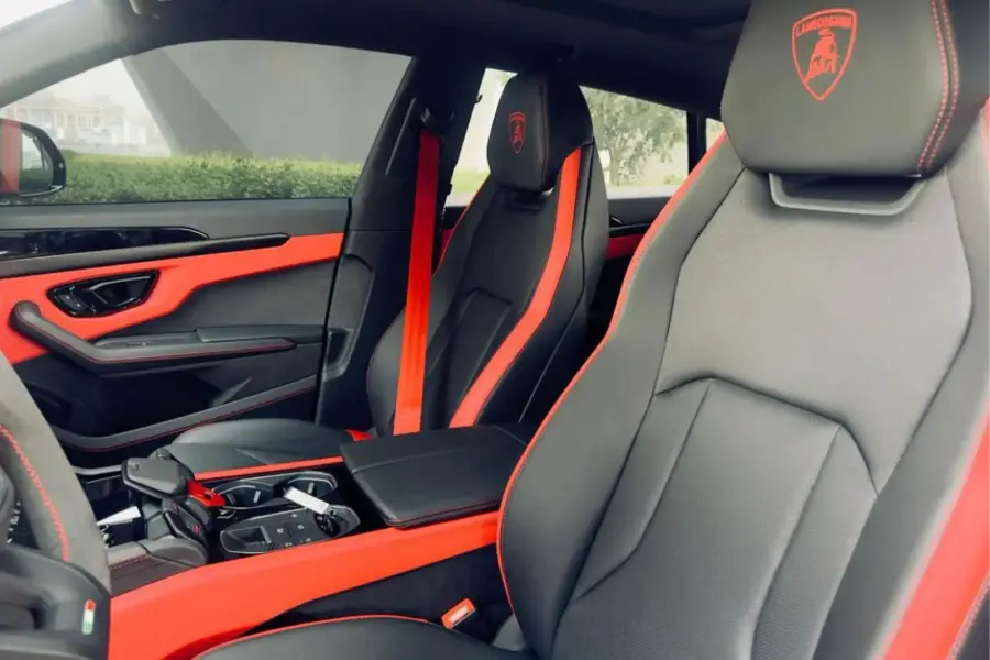 Rent Lamborghini Urus SE Red in Dubai — photo 5 of 6