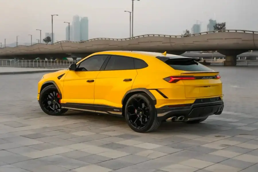 Rent Lamborghini Urus Yellow in Dubai — photo 3 of 6