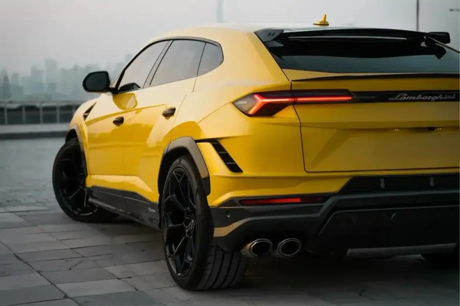 Rent Lamborghini Urus Yellow in Dubai — photo 4 of 6
