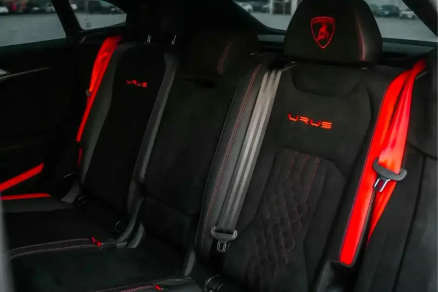 Rent Lamborghini Urus Yellow in Dubai — photo 6 of 6