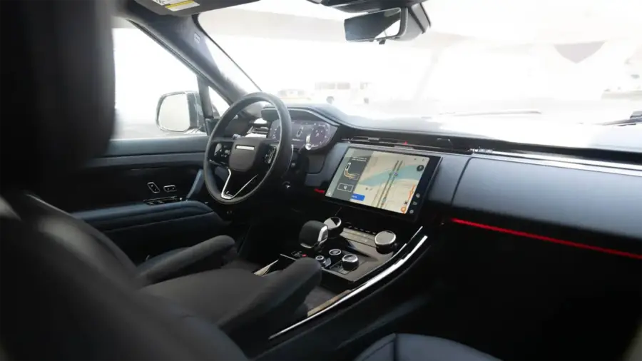 Rent Range Rover Sport Black in Dubai — photo 6 of 7