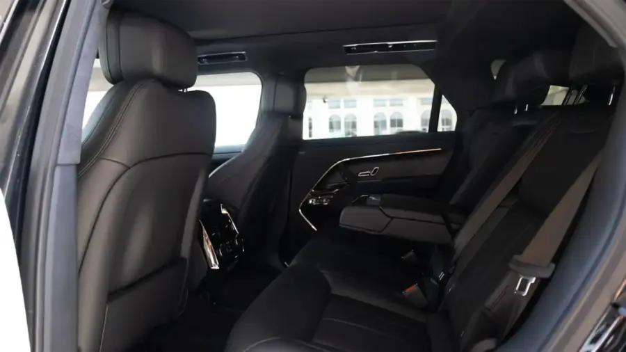 Rent Range Rover Sport Black in Dubai — photo 7 of 7