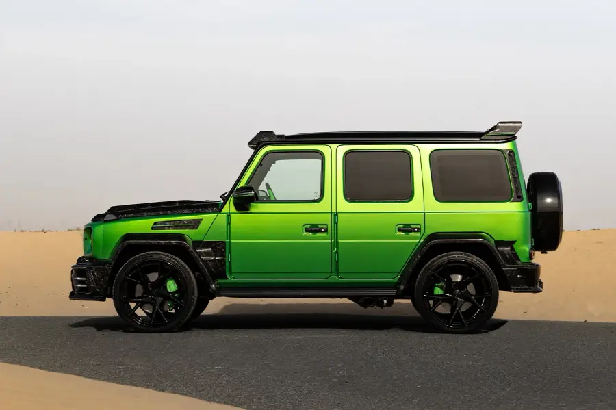 Rent Mercedes-Benz G-Class Mansory P820 Green in Dubai — photo 2 of 7