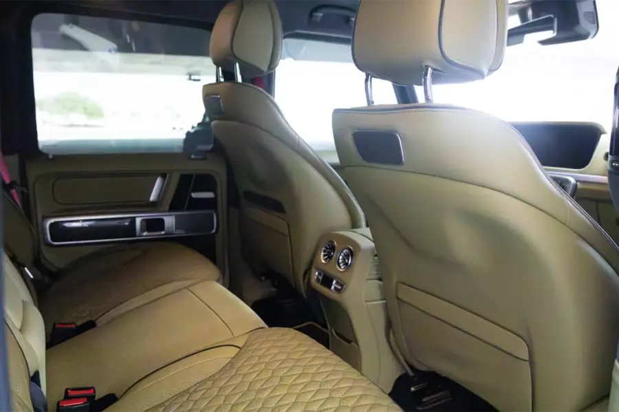 Rent Mercedes-Benz G800 Brabus Grey in Dubai — photo 5 of 7