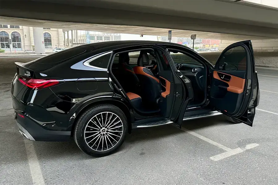 Rent Mercedes-Benz GLC 200 Black in Dubai — photo 4 of 8