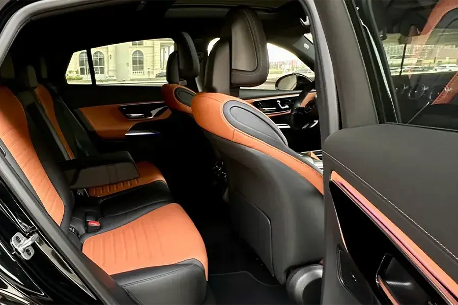 Rent Mercedes-Benz GLC 200 Black in Dubai — photo 5 of 8