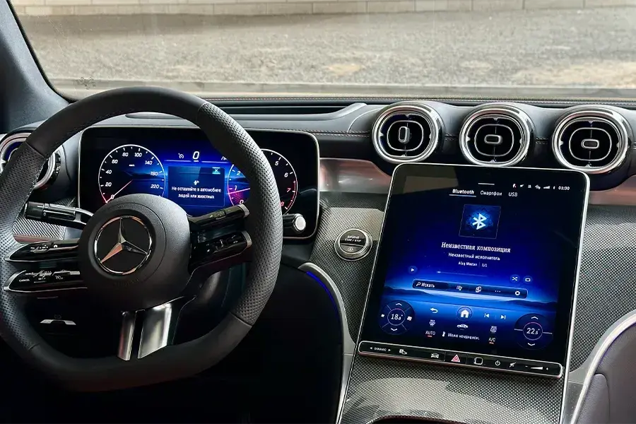 Rent Mercedes-Benz GLC 200 Black in Dubai — photo 8 of 8