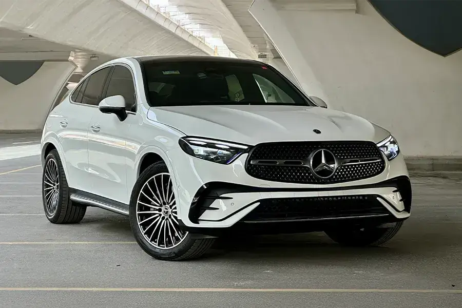 Rent Mercedes-Benz GLC 200 White in Dubai — photo 4 of 10