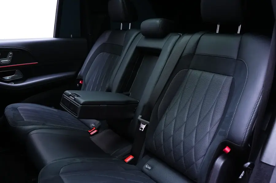 Rent Mercedes-Benz GLS63 White in Dubai — photo 6 of 7