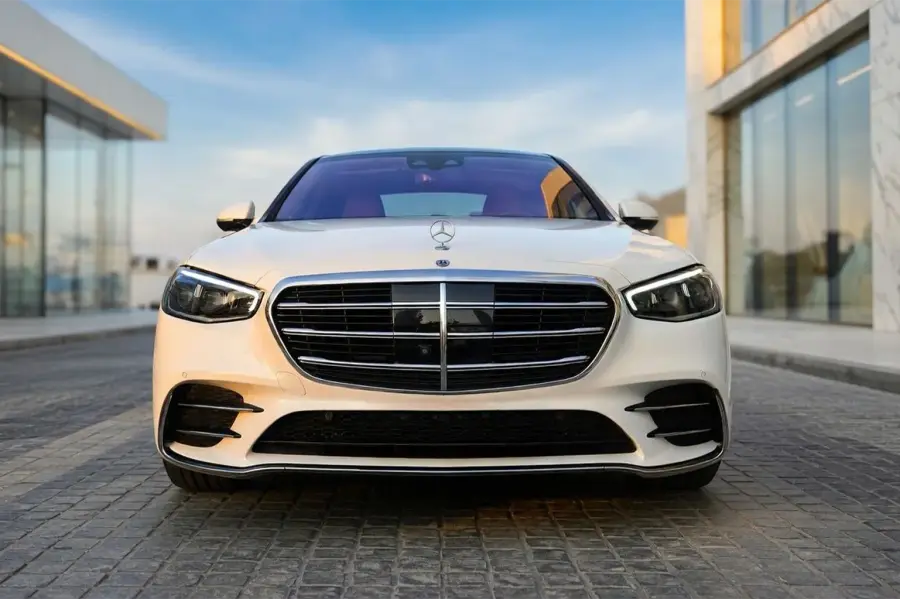 Rent Mercedes-Benz S500 White in Dubai — photo 3 of 6