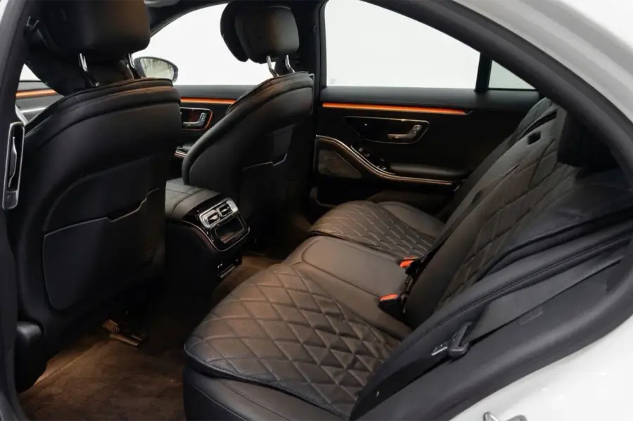 Rent Mercedes-Benz S500 White in Dubai — photo 4 of 6