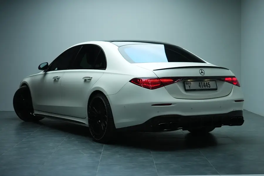 Rent Mercedes-Benz S580 Brabus White in Dubai — photo 3 of 8