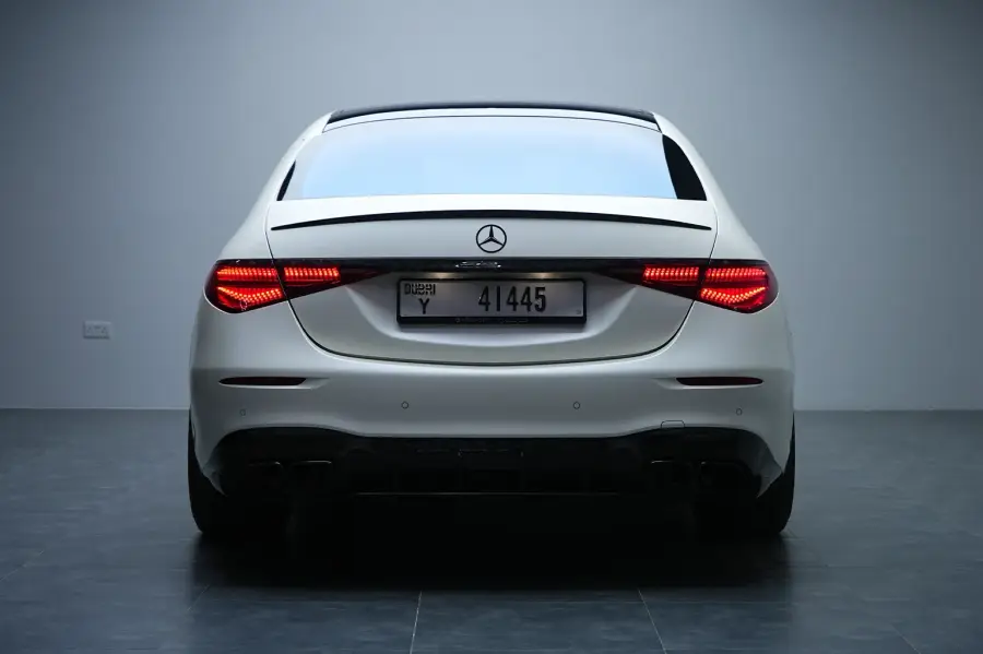 Rent Mercedes-Benz S580 Brabus White in Dubai — photo 4 of 8