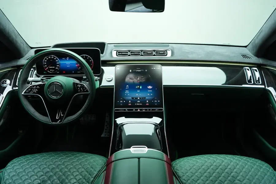 Rent Mercedes-Benz S580 Brabus White in Dubai — photo 6 of 8