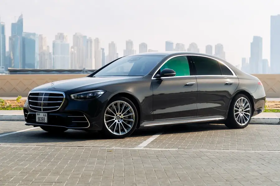 Rent Mercedes-Benz S580 Black in Dubai — photo 3 of 6
